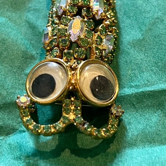 Limited Edition 6 of 500 KIRK’S FOLLY whimsical Caterpillar pin brooch AB stone - Picture 9 of 16